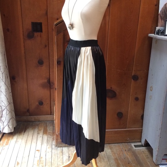 *SOLD* Le Lis Patchwork Pleated Formal Maxi Skirt - Picture 2 of 8